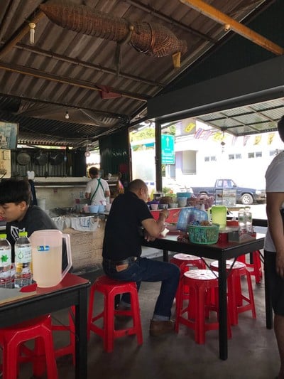 บรรยากาศ ก๋วยเตี๋ยวเรือบางกร่างลุงต๋อย